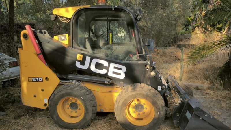 OmecoHub - JCB 210